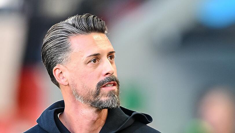 Nutzte die Länderspielpause für ein Testspiel: FCA-Coach Sandro Wagner. (Archivbild)