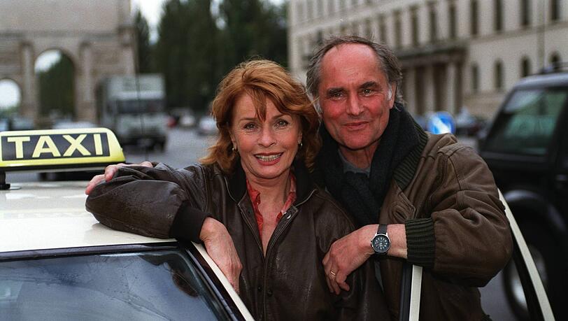 In der zwölfteiligen ZDF-Serie "Die schnelle Gerdi" spielte Senta Berger unter der Regie ihres Mannes eine Taxifahrerin.