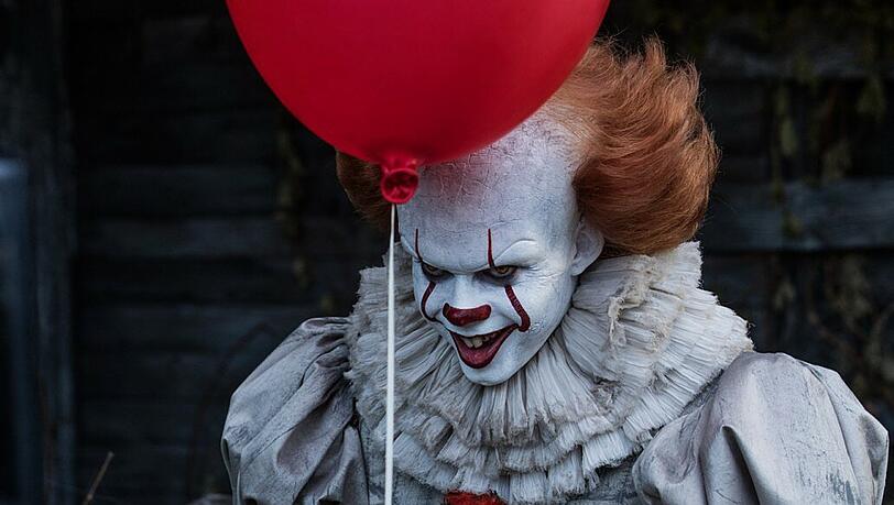 27 Jahre lang hatte das Image des Clowns Zeit, sich von Tim Curry zu erholen. Jetzt macht Bill Skarsgaard alles wieder kaputt.