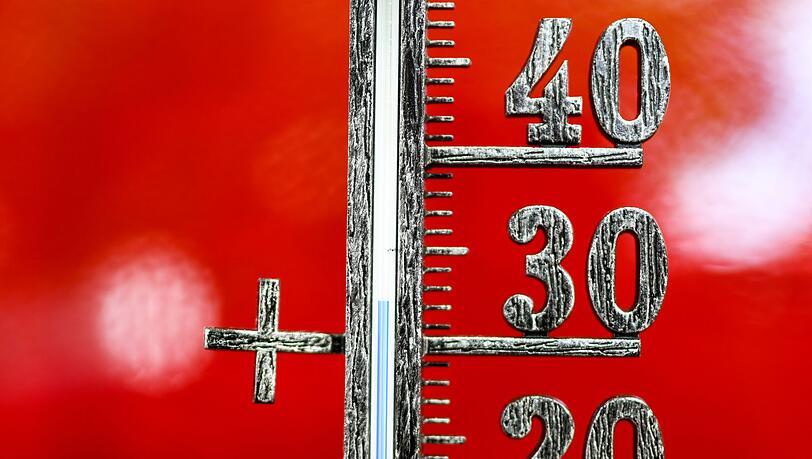 Besonders im Südwesten könnte am Freitag gebietsweise bis zu 36 Grad warm werden. (Symbolbild)