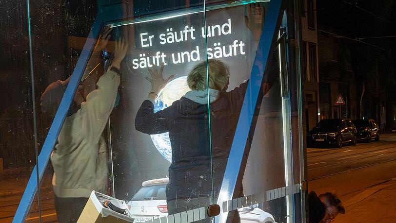 Mit der Aktion will Attac gegen den von Autoindustrie protestieren. Mit der Aktion will Attac gegen den von Autoindustrie protestieren.
