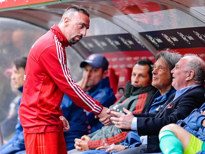 Hat noch keinen neuen Arbeitgeber aber gute Ratschläge für den FC Bayern: Franck Ribéry.