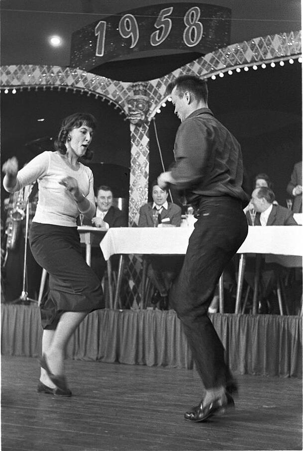 Bis die Sohlen gl&uuml;hen: Rock &lsquo;n&rsquo; Roll-Wettbewerb im Math&auml;ser 1958.