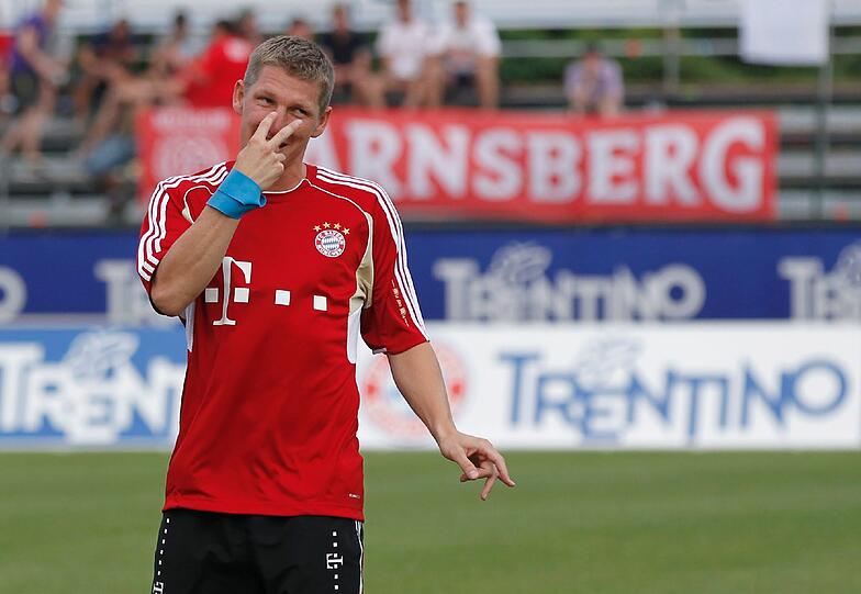 Neue Bilder aus dem Trainingslager der Bayern: Ribéry ist wieder am Ball und Neuer nimmt die Hürden