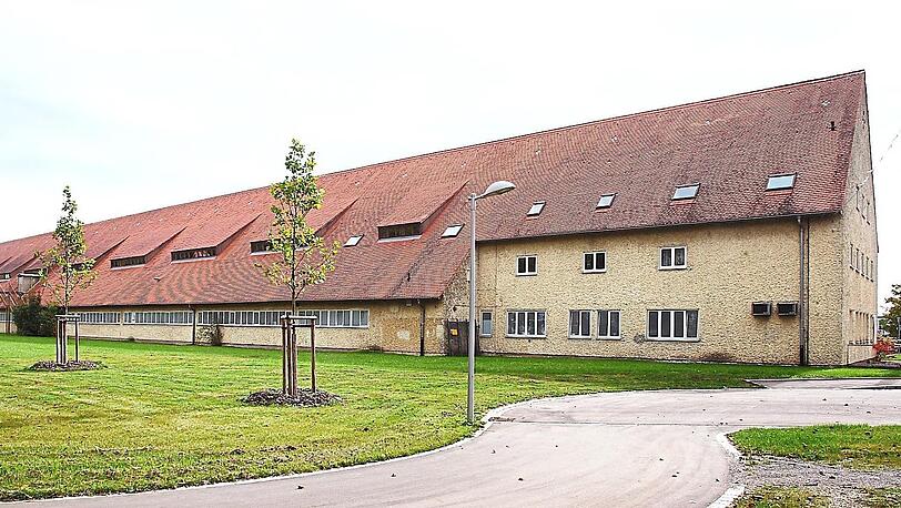 Die Halle 116 der ehemaligen Sheridan-Kaserne. Das Gebäude wurde Anfang Mai 1944 zum Außenlager des ehemaligen Konzentrationslagers Dachau.