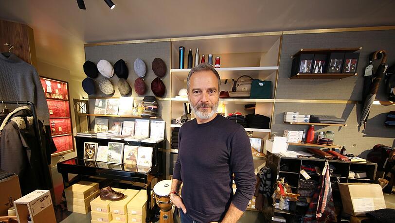 Seit im August 120 Parkplätze gestrichen wurden, hat Ralf Fischer von "Ralf&rsquo;s Fine Garments" 33 Prozent Umsatzverlust.