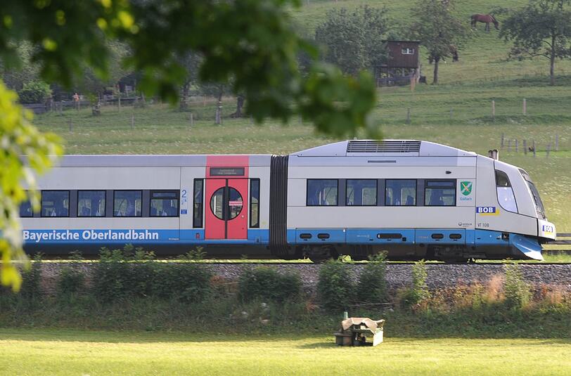 Der Bahnbetreiber Veolia Verkehr ist Anbieter des "Meridian", mit dem es derzeit im bayerischen Oberland immer wieder Probleme gibt.