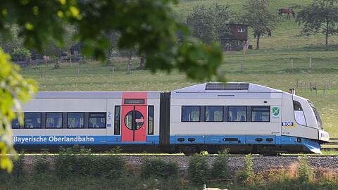 Der Bahnbetreiber Veolia Verkehr ist Anbieter des "Meridian", mit dem es derzeit im bayerischen Oberland immer wieder Probleme gibt.