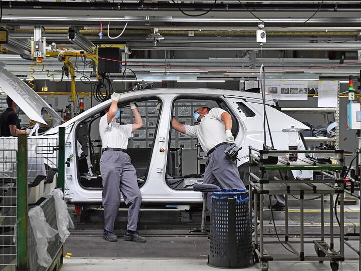 Kurzarbeit im Zuge der Corona-Krise hat vor allem Regionen mit einem hohen Anteil der Autobranche und anderen Unternehmen aus der Metall- und Elektroindustrie sowie Urlaubsgebiete getroffen.