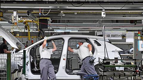 Kurzarbeit im Zuge der Corona-Krise hat vor allem Regionen mit einem hohen Anteil der Autobranche und anderen Unternehmen aus der Metall- und Elektroindustrie sowie Urlaubsgebiete getroffen.