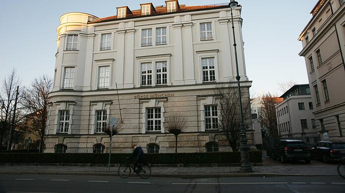 Wie lange die Börse in der ehemaligen Stadtvilla der Familie Hutschenreuther noch bleiben wird, ist derzeit ungewiss. Die BayernLB hat das Gebäude verkauft.
