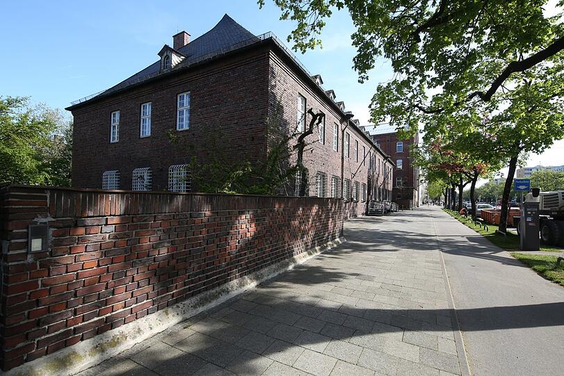 Markanter Ziegelbau: das Kriegsarchiv des Hauptstaatsarchivs ...
