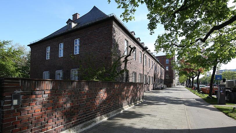 Markanter Ziegelbau: das Kriegsarchiv des Hauptstaatsarchivs ...