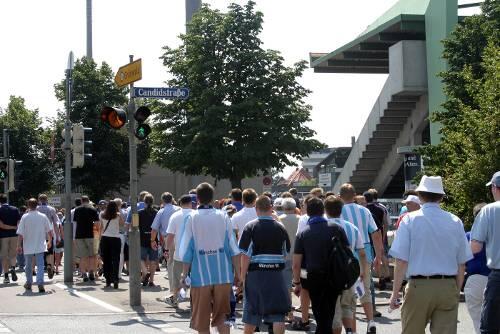 Sechzig-Fans auf dem Weg ins Grünwalder Stadion