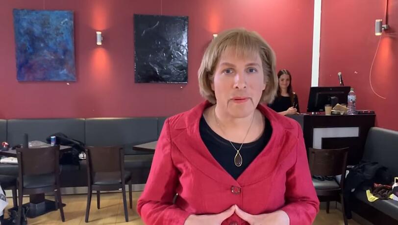 Oliver Pocher parodiert Angela Merkel auf dem Tanzparkett