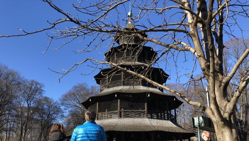 Ausflügler sind im Biergarten am Chinesischen Turm im Englischen Garten unterwegs. Foto: Roland Freund/Archiv Ausflügler sind im Biergarten am Chinesischen Turm im Englischen Garten unterwegs. Foto: Roland Freund/Archiv