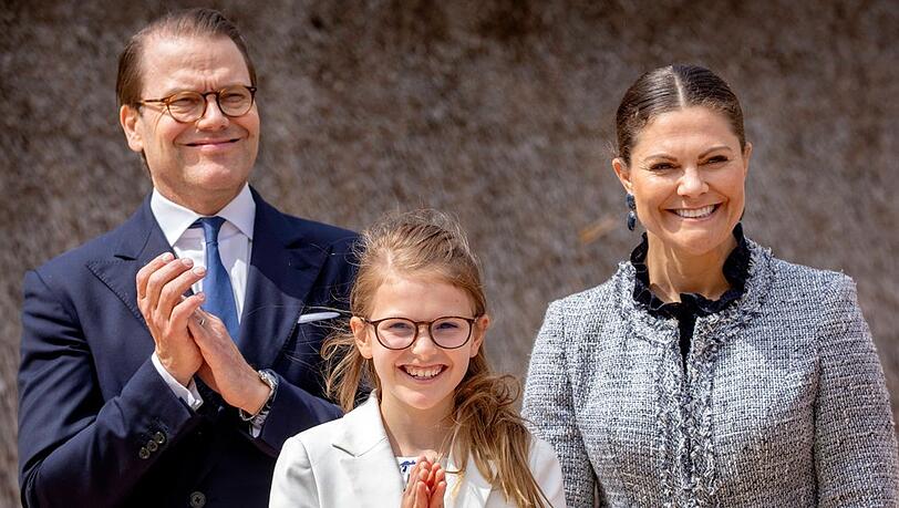 Prinz Daniel, Prinzessin Estelle und Kronprinzessin Victoria feierten am Samstag gemeinsam bei einem Konzert.