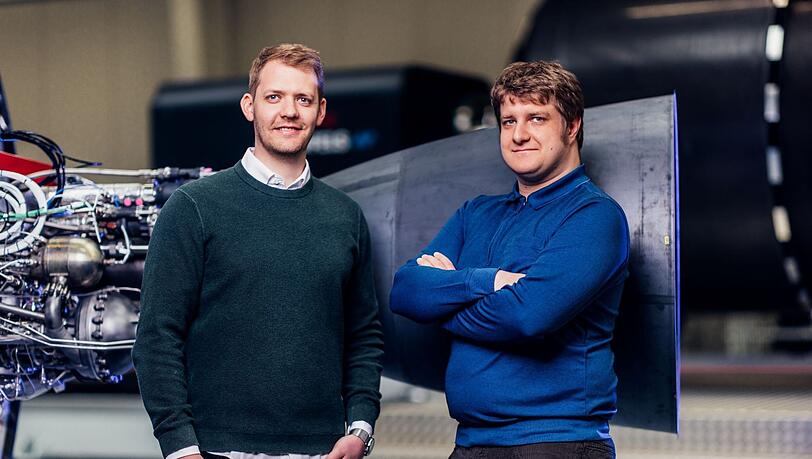 Isar Aerospace-Mitgründer Josef Fleischmann (r.) legt seine Aufgabe als Technikchef nieder. Daniel Metzler (l.) bleibt Unternehmenschef. (Handout) Isar Aerospace-Mitgründer Josef Fleischmann (r.) legt seine Aufgabe als Technikchef nieder. Daniel Metzler (l.) bleibt Unternehmenschef. (Handout)