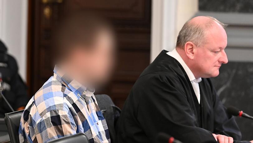 Wegen dreifachen Mordes zu lebenslanger Haft verurteilt: Ein 28-Jähriger hat in Tirpersdorf im Vogtland seine Mutter und seine Großeltern mit einer Axt erschlagen. (Archivbild)