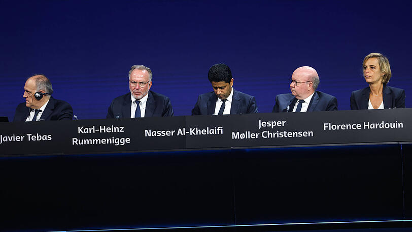 Zusammen beim UEFA-Kongress im Jahr 2022: Karl-Heinz Rummenigge und Nasser Al-Khelaifi. Zusammen beim UEFA-Kongress im Jahr 2022: Karl-Heinz Rummenigge und Nasser Al-Khelaifi.