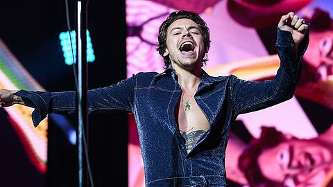 Harry Styles ist zur&uuml;ck - und offenbar in Disco-Laune.
