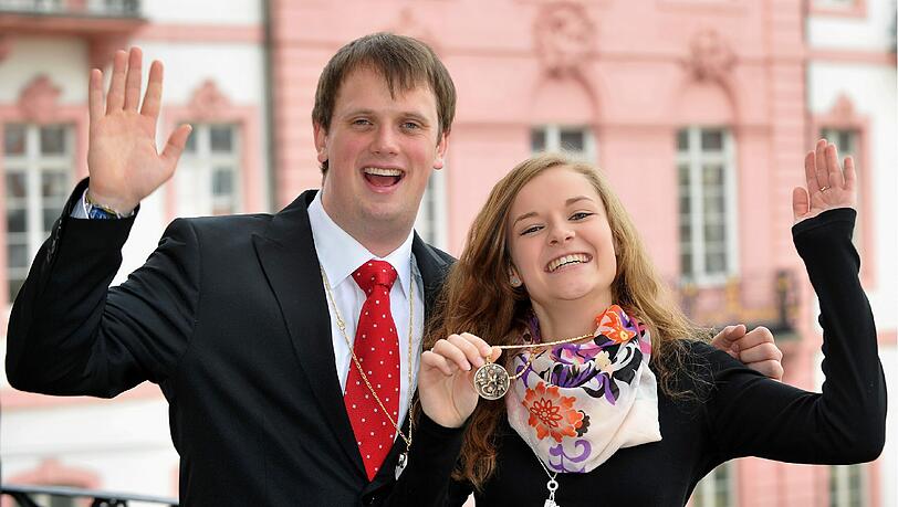Das neue Prinzenpaar der Mainzer Ranzengarde, Anna Marie Kusche als Prinzessin Moguntia Anna I. und Johannes Both als Prinz Carneval Johannes I. Das neue Prinzenpaar der Mainzer Ranzengarde, Anna Marie Kusche als Prinzessin Moguntia Anna I. und Johannes Both als Prinz Carneval Johannes I.