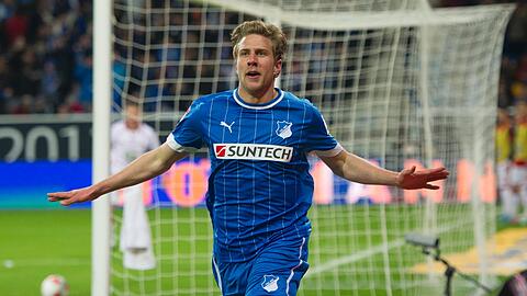 Sven Schipplock jubelt über sein Tor zum 3:1. Foto: Uwe Anspach