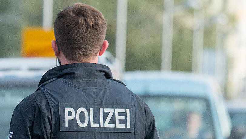 Die beiden Jugendlichen wollten sich einer Verkehrskontrolle entziehen. Die beiden Jugendlichen wollten sich einer Verkehrskontrolle entziehen.