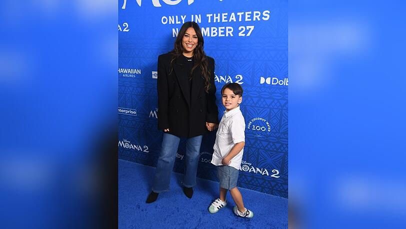 Eva Longoria und ihr Sohn Santi bei der Premiere von "Vaiana 2" in los Angeles. Eva Longoria und ihr Sohn Santi bei der Premiere von "Vaiana 2" in los Angeles.