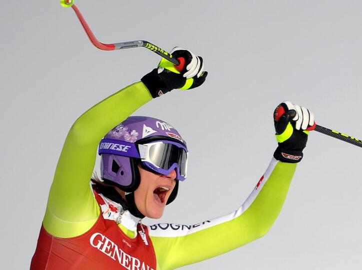 Maria Riesch freut sich über ihren zweiten Sieg bei einer Weltcup-Abfahrt in diesem Winter.