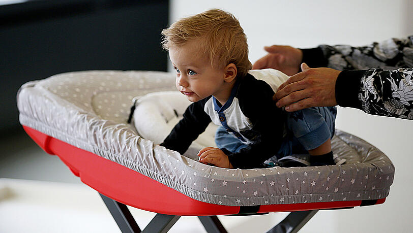 Zu der seit Jahren wachsenden "Kind+Jugend" erwartet die Koelnmesse diesmal eine Rekordbeteiligung von gut 1230 Anbietern aus 50 Ländern. Zu der seit Jahren wachsenden "Kind+Jugend" erwartet die Koelnmesse diesmal eine Rekordbeteiligung von gut 1230 Anbietern aus 50 Ländern.