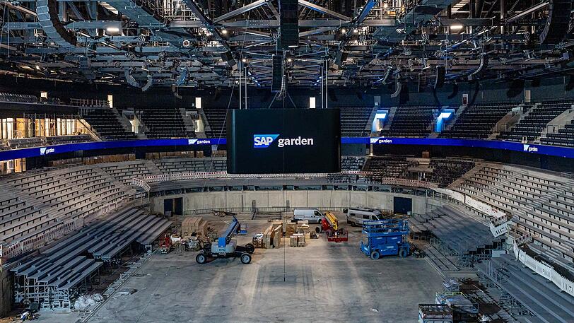Die neue Arena ist auch Heimat des größten LED Video Cube in Deutschland.