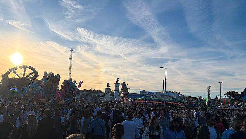 Weiterhin viel los am Samstagabend Weiterhin viel los am Samstagabend