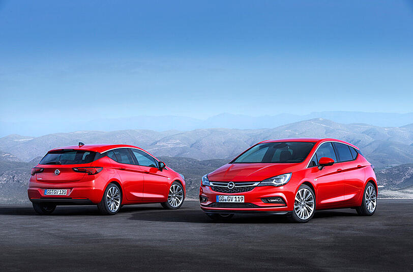 Einer mehr mit einem weniger: Auch der neue Opel Astra kommt im Herbst mit Dreizylinder-Motoren.