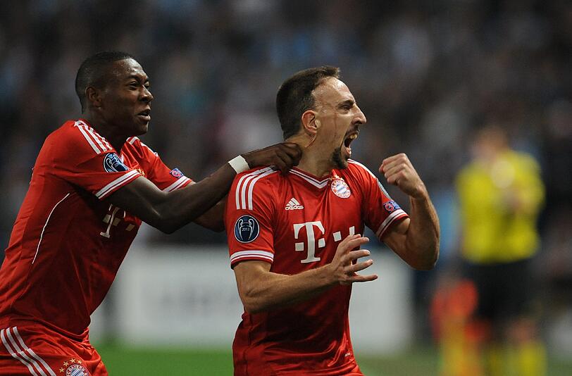 FRANCK RIBÉRY NOTE 2
Einfach mal draufhalten: ist ja ein britischer Keeper drin. Das 1:0 per sattem Rechtsschuss (7.). Ein Give-away von City-Torwart Hart. Spielte später Such's-Balli mit den Briten.