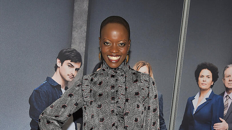 Florence Kasumba ist auf der Film-Premiere ein absoluter Hingucker