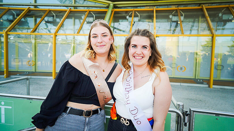 Jenny und Maria sind extra aus Berlin nach München angereist.