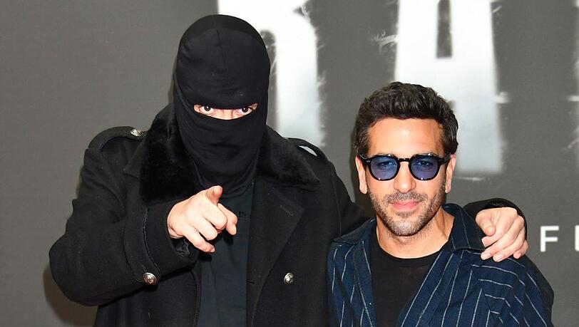 Rapper Haftbefehl und Elyas M'Barek (r.) bei der Premiere von "Babo" in Berlin.