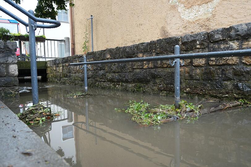 Ein Unwetter hat in Greding in Oberbayern zu Überflutungen geführt. Ein Unwetter hat in Greding in Oberbayern zu Überflutungen geführt.