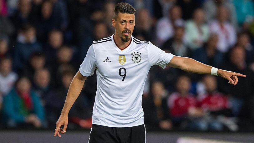 Sandro Wagner - Note 4: Der Ex-Bayer wird dieses Jahr noch 30. Späte DFB-Ehren für den Hoffenheimer Mittelstürmer. Arbeitete viel, lief, bot sich an. Konnte sich kaum durchsetzen. Nur eine Torchance. Feierabend nach 67 Minuten.