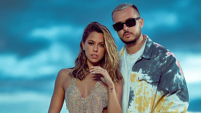 Schlagerstar Vanessa Mai kollaboriert für ihre neue Single "Mitternacht" mit Rapstar Fourty.