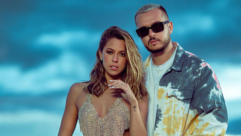 Schlagerstar Vanessa Mai kollaboriert für ihre neue Single "Mitternacht" mit Rapstar Fourty. Schlagerstar Vanessa Mai kollaboriert für ihre neue Single "Mitternacht" mit Rapstar Fourty.