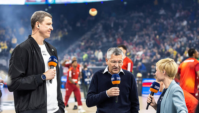 Dyn-Experte Patrick Femerling mit Bayern-Präsident Herbert Hainer beim Interview und Moderatorin Annett Sattler (v.l.). Dyn-Experte Patrick Femerling mit Bayern-Präsident Herbert Hainer beim Interview und Moderatorin Annett Sattler (v.l.).