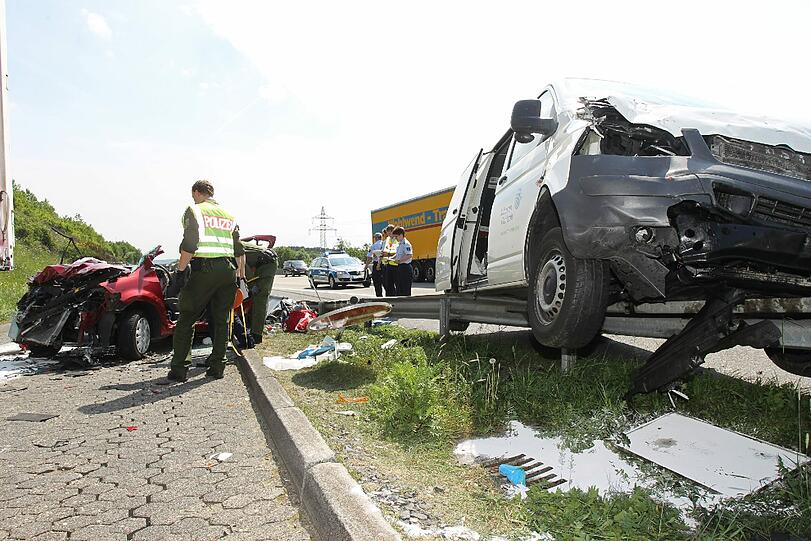 Schlimmer Unfall: Drei Frauen und ein Baby sterben auf der Autobahn - Panorama - Abendzeitung München