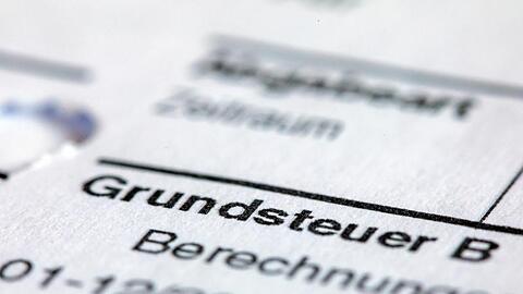Ein Abgabenbescheid für die Entrichtung der Grundsteuer.