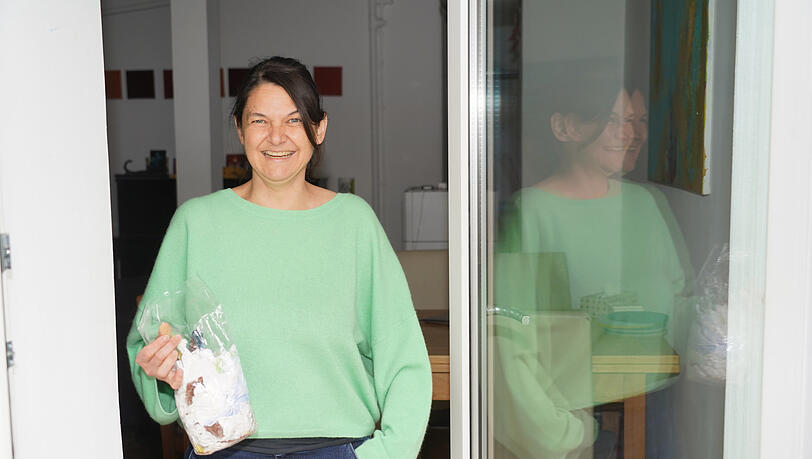 Anneliese Bunk hat ein Kochbuch über Nachhaltigkeit geschrieben, hier in ihrer Wohnung. Anneliese Bunk hat ein Kochbuch über Nachhaltigkeit geschrieben, hier in ihrer Wohnung.