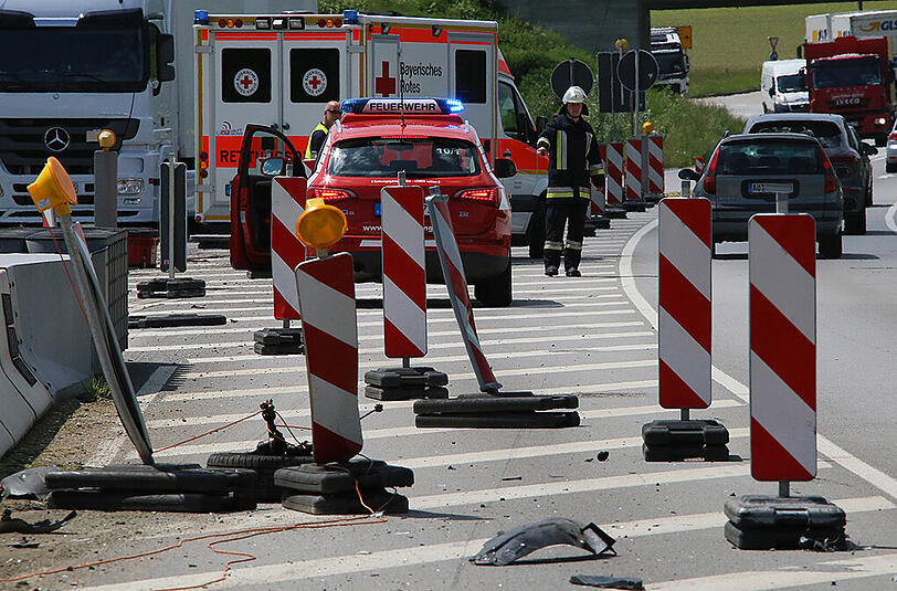 Bilder von der Unfallstelle am Autobahnende Heldenstein.