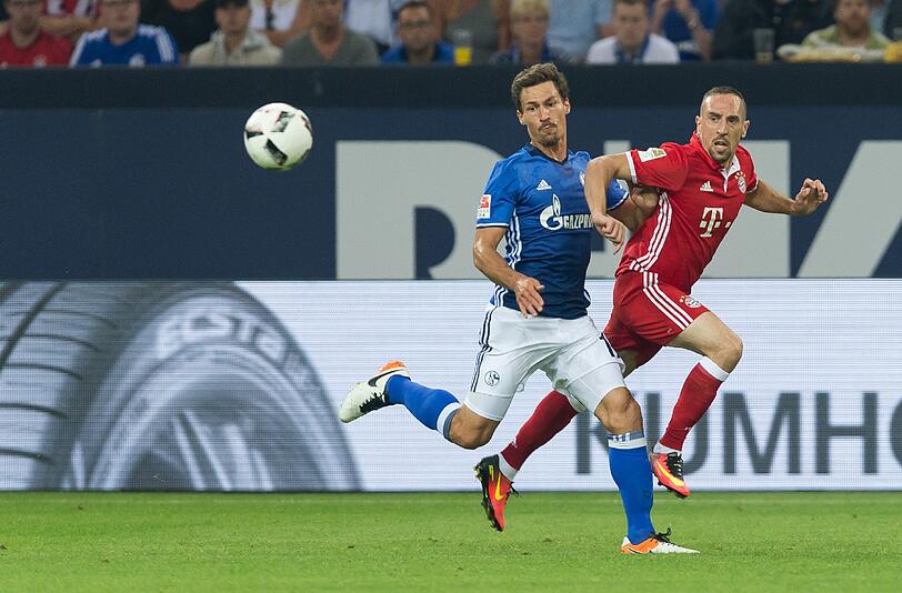 Franck Ribéry Note 4: Dribbelte sich über links meist fest, seine gefährlichste Flanke führte zu einer Ecke (37.). Dem Franzosen, der immer wieder in die Mitte auswich, fehlte Präzision bei seinen Anspielen und Durchsetzungsvermögen. Musste nach 61 Minuten raus.