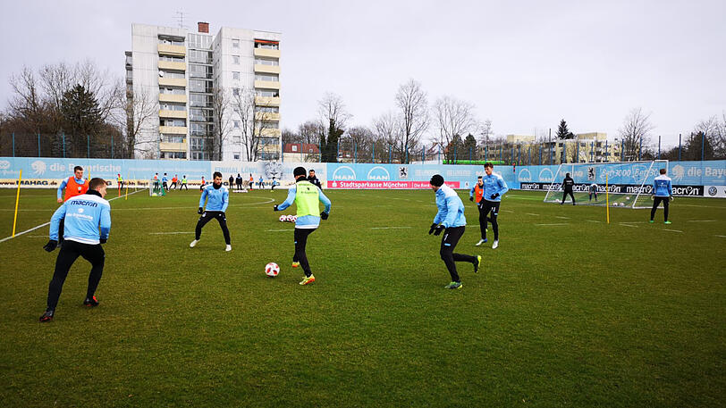 Unter anderem haben die Löwen am Dienstag die sichere Spieleröffnung trainiert.