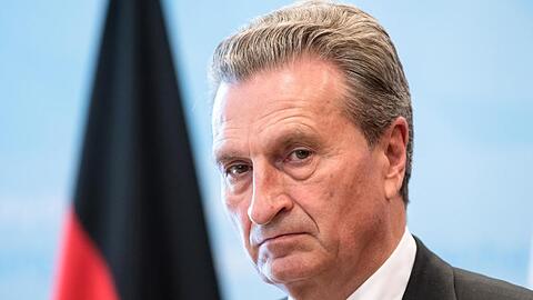 EU-Haushaltskommissar Günther Oettinger muss einen neuen Entwurf für den Haushalt 2019 vorlegen.